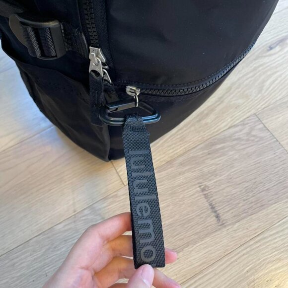 Lululemon New Crew Backpack Black - Picture 6 of 7